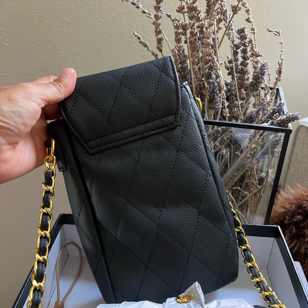 Chanel Umbrella with Quilted Vegan Leather Pouch. Comes with box -GWP - Picture 6 of 14